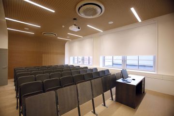 V prvním patře se nachází hlavní pýcha Domu lékařů, vzdělávací centrum s velkou aulou a menší posluchárnou. Foto: Jiří Koťátko