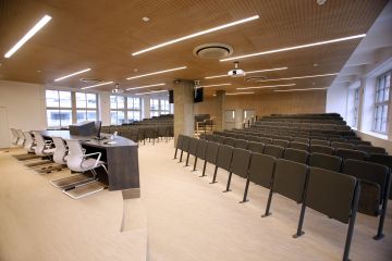 Ve vzdělávacím sále již proběhly lekce Univerzity medicínského práva i aukce výtvarných děl Naděje v medicíně. Foto: Jiří Koťátko