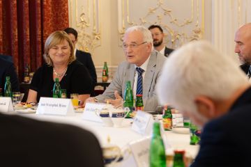 Ilona Hülleová, Svatopluk Býma. Zdroj: Kancelář prezidenta republiky. Foto: Tomáš Fongus