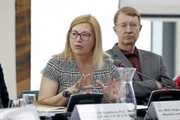 „Bylo by výhodné vybudovat systém, který by umožnil sdílení anonymizovaných dat výsledků léčby konkrétních pacientů léčených určitým způsobem. Otázkou zůstává, kdo má dát zadání, že tato data chceme vidět. Zájem na tom máme všichni, dominantně by tuto iniciativu měli převzít plátci,“ uvedla doc. MUDr. Regina Demlová, Ph.D. Foto: Jiří Koťátko