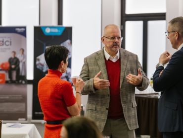 Kulatý_stůl Kulatý_stůl