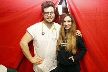 Radek Štefela a Anna Krejčová patří mezi hlavní "tahouny" iniciativy mediků ve prospěch ukrajinských uprchlíků-. Foto: Jiří Koťátko