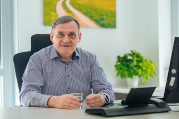 „Akreditace nemocnic pro postgraduální vzdělávání by se měly zrušit. Kdo je kompetentní tu péči poskytovat, ať je i kompetentní vzdělávat – tečka,“ říká ředitel jablonecké nemocnice MUDr. Vít Němeček