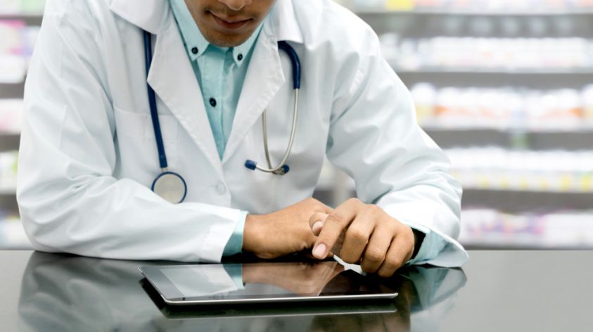 lékař, online, tablet