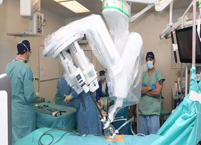 Systém da Vinci SP foto z videosemináře urologické kliniky FNHK