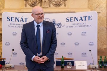 Ministr zdravotnictví Vlastimil Válek