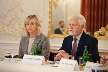 Prezident Petr Pavel a manželka prezidenta Eva Pavlová. Zdroj: Kancelář prezidenta republiky. Foto: Tomáš Fongus