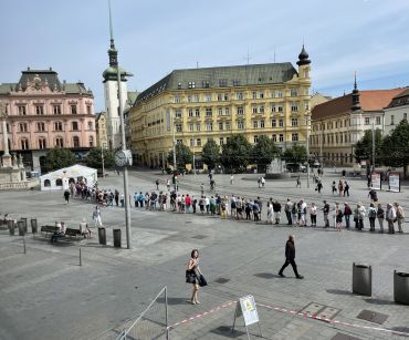 Stan proti melanomu v roce 2022 v Brně na nám. Svobody Foto archiv prof. Arenbergerové